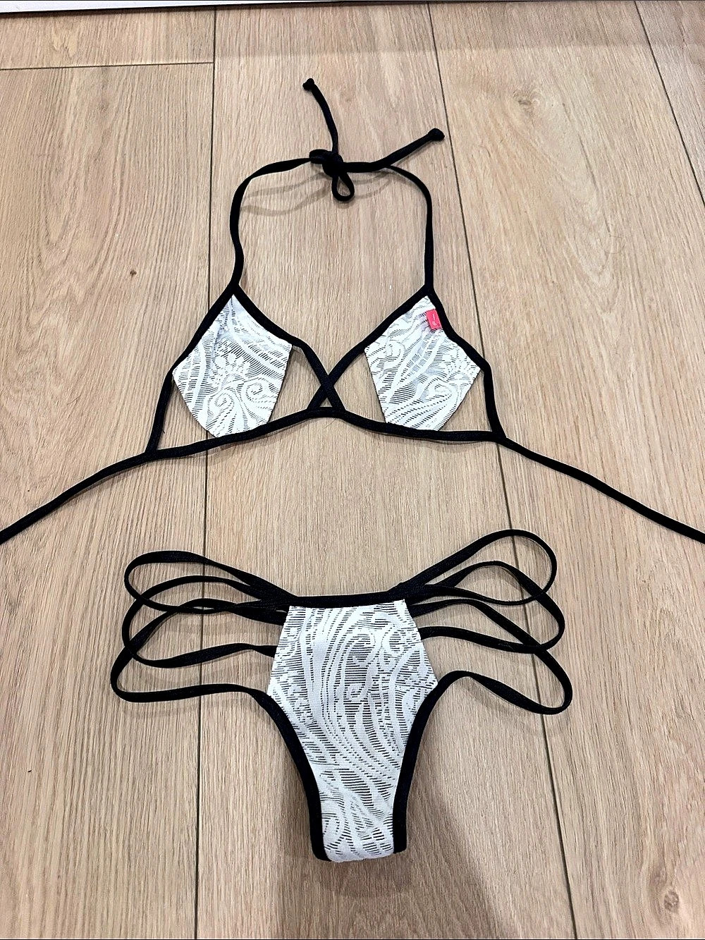 Chynna Dolls String Bikini Set in Black & White Like New